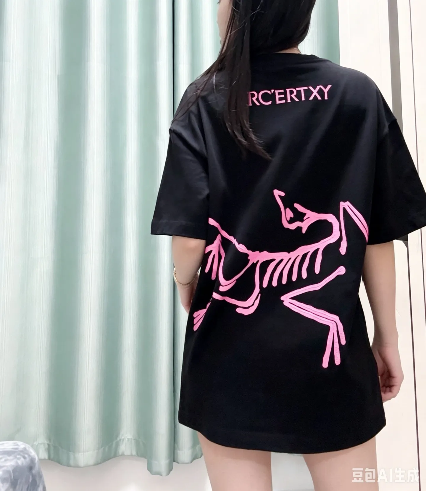Black ， Same Style